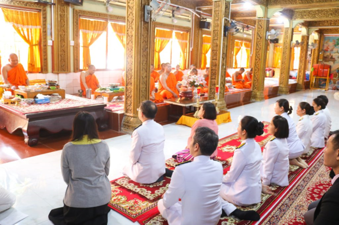 TP.HCM: Tổng lãnh sự quán Thái Lan cúng dường trai tăng tại chùa Candaransi